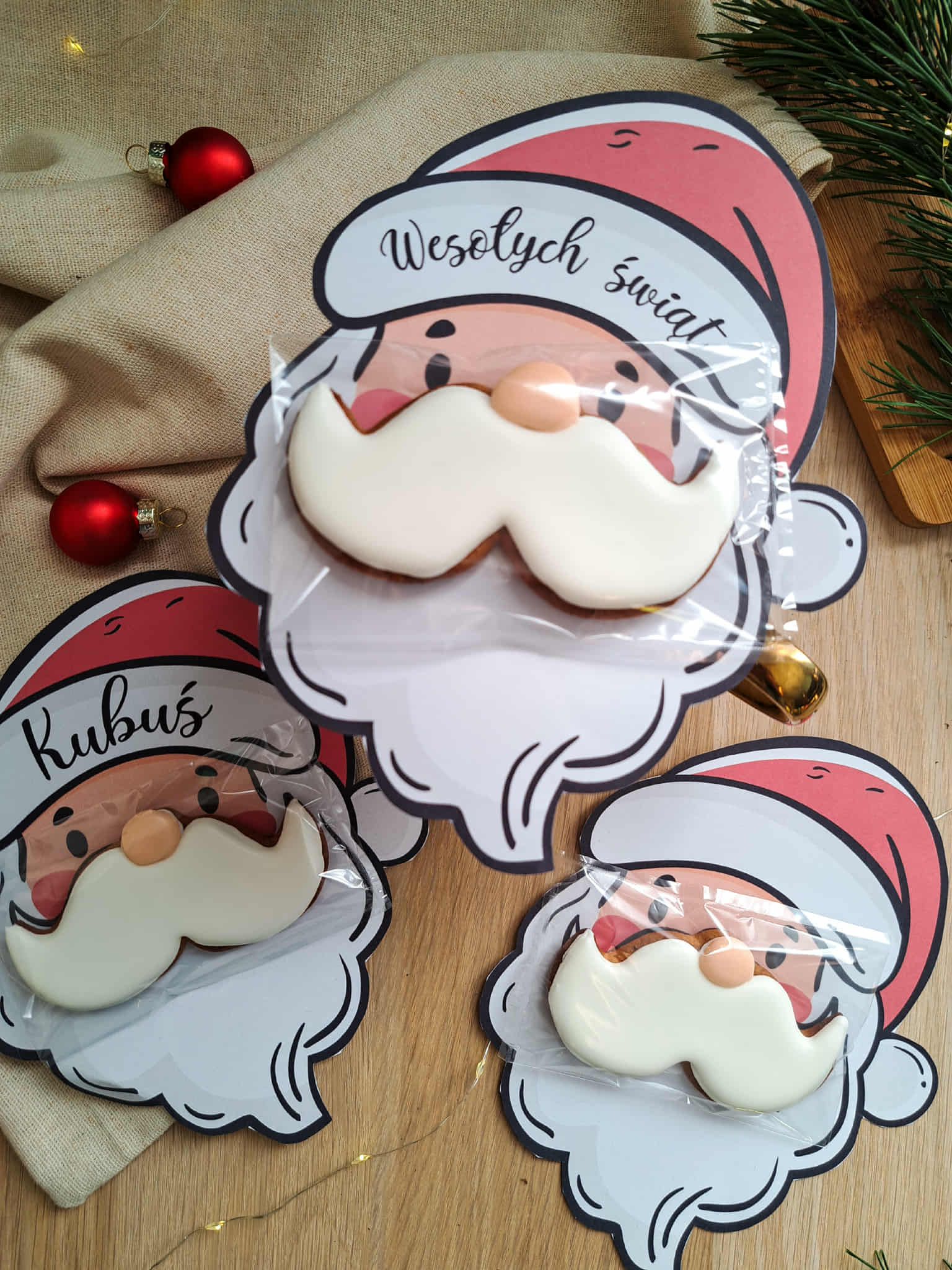 2. Wąsy Mikołaja 12 zł